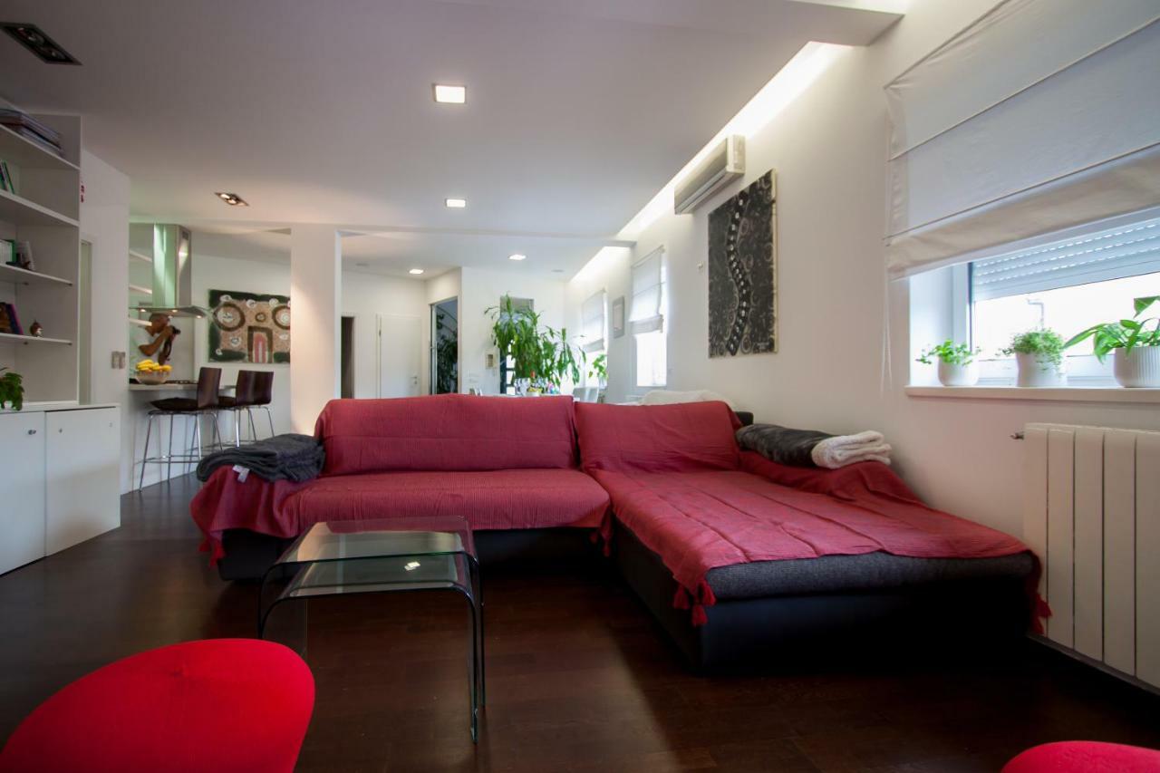 Zen & Art Suite พูลา ภายนอก รูปภาพ